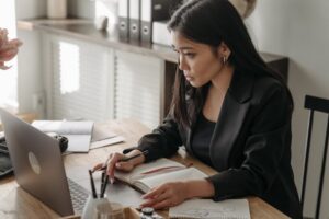 What Sets Career-Focused Platforms Apart From Free Learning Resources