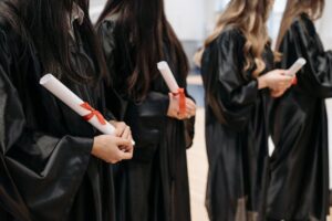 Standing Out in a Crowd of Graduates: The Platform Advantage