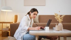 Work From Home Internships for Students: Learn and Earn Together