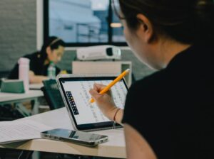 Designing Digital Education for Students Who Learn in Short Bursts