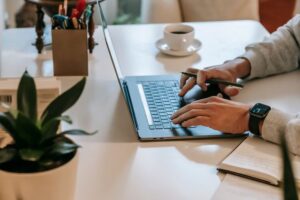 Why Short Online Courses Are Valuable for Busy Students