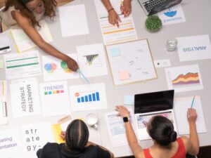 Internship Outcome Graph: Connecting Internship Tasks With Career progression